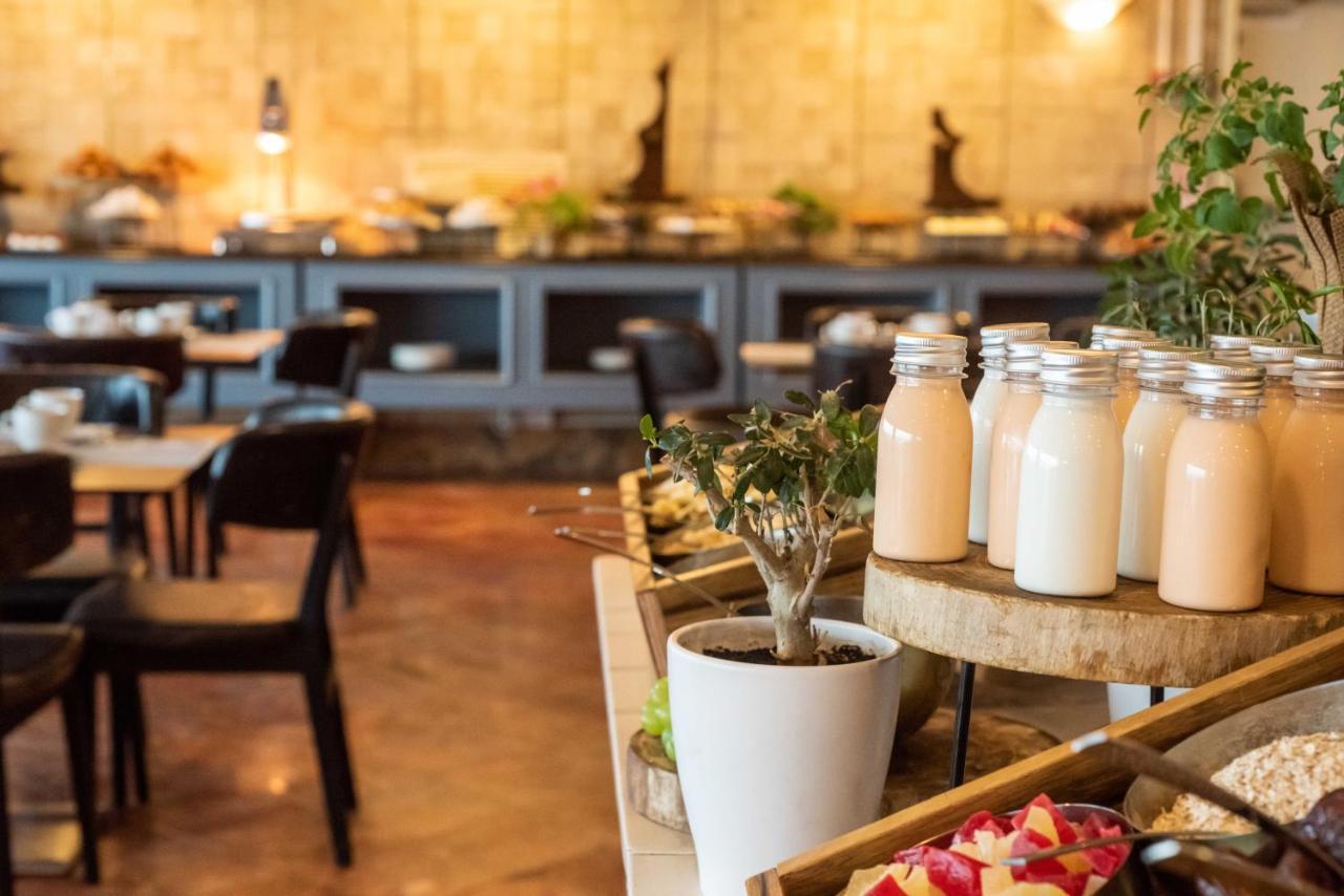 Crowne Plaza Tel Aviv Beach By Ihg Exterior foto The restaurant