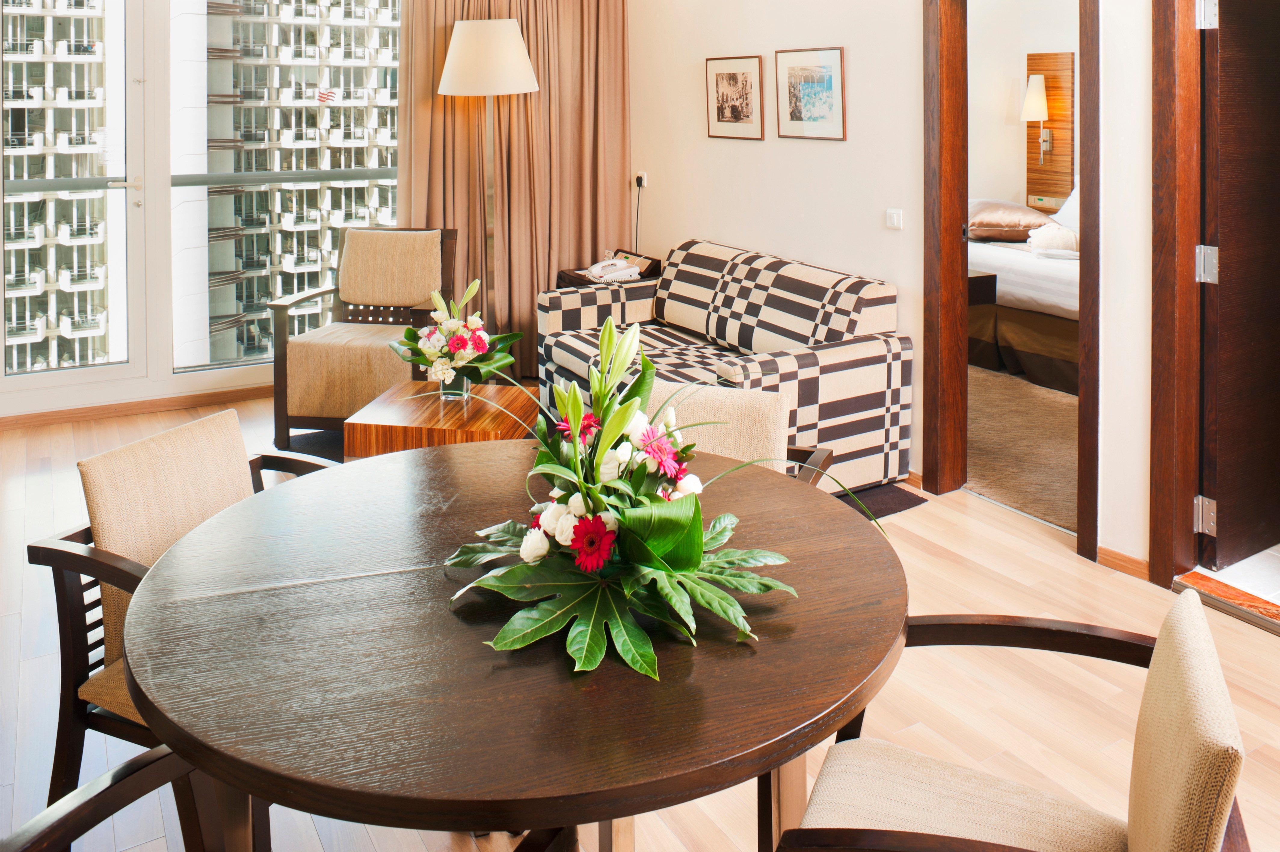 Crowne Plaza Tel Aviv Beach By Ihg Exterior foto A suite at the hotel