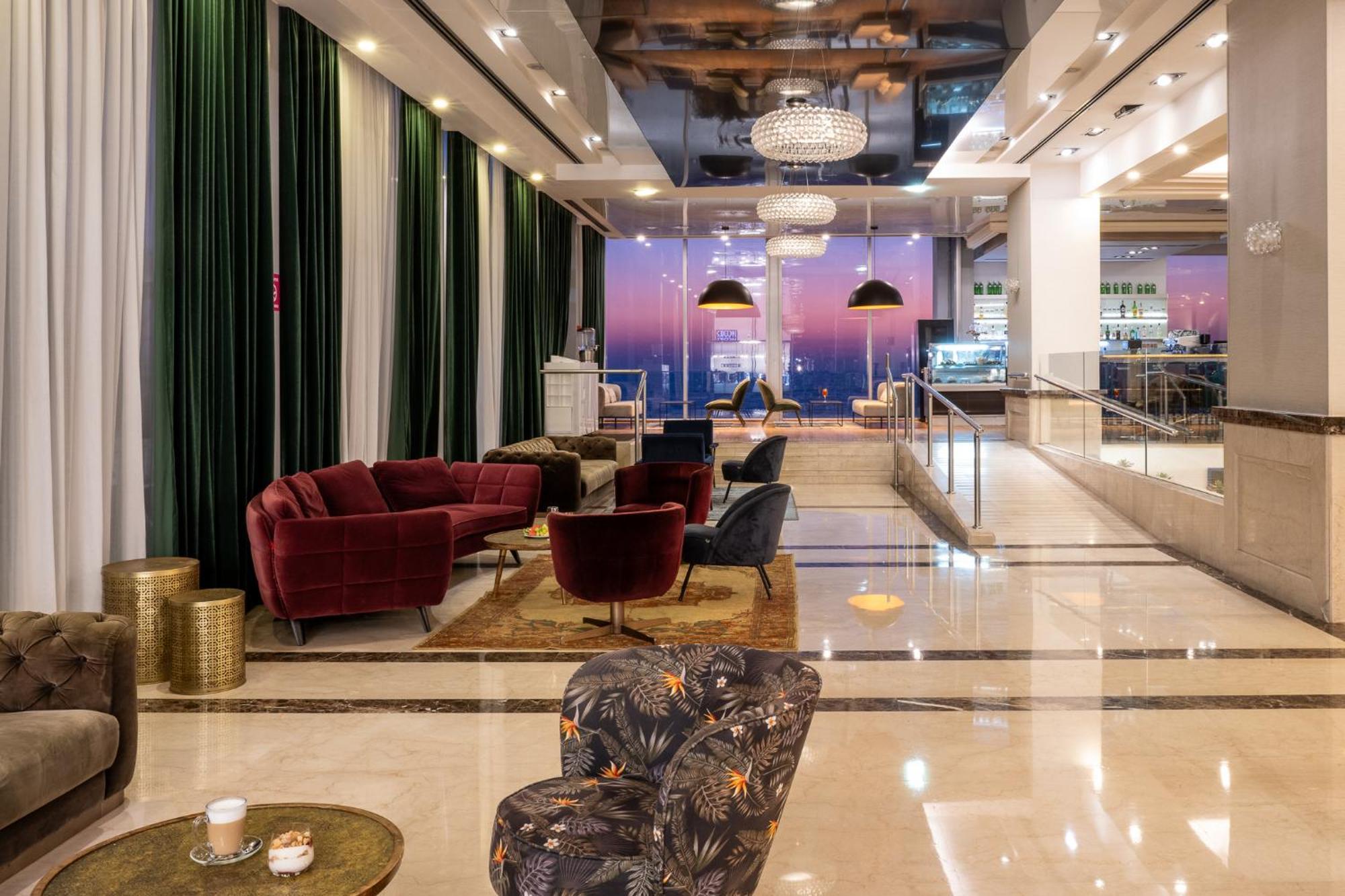 Crowne Plaza Tel Aviv Beach By Ihg Exterior foto The lobby of the hotel