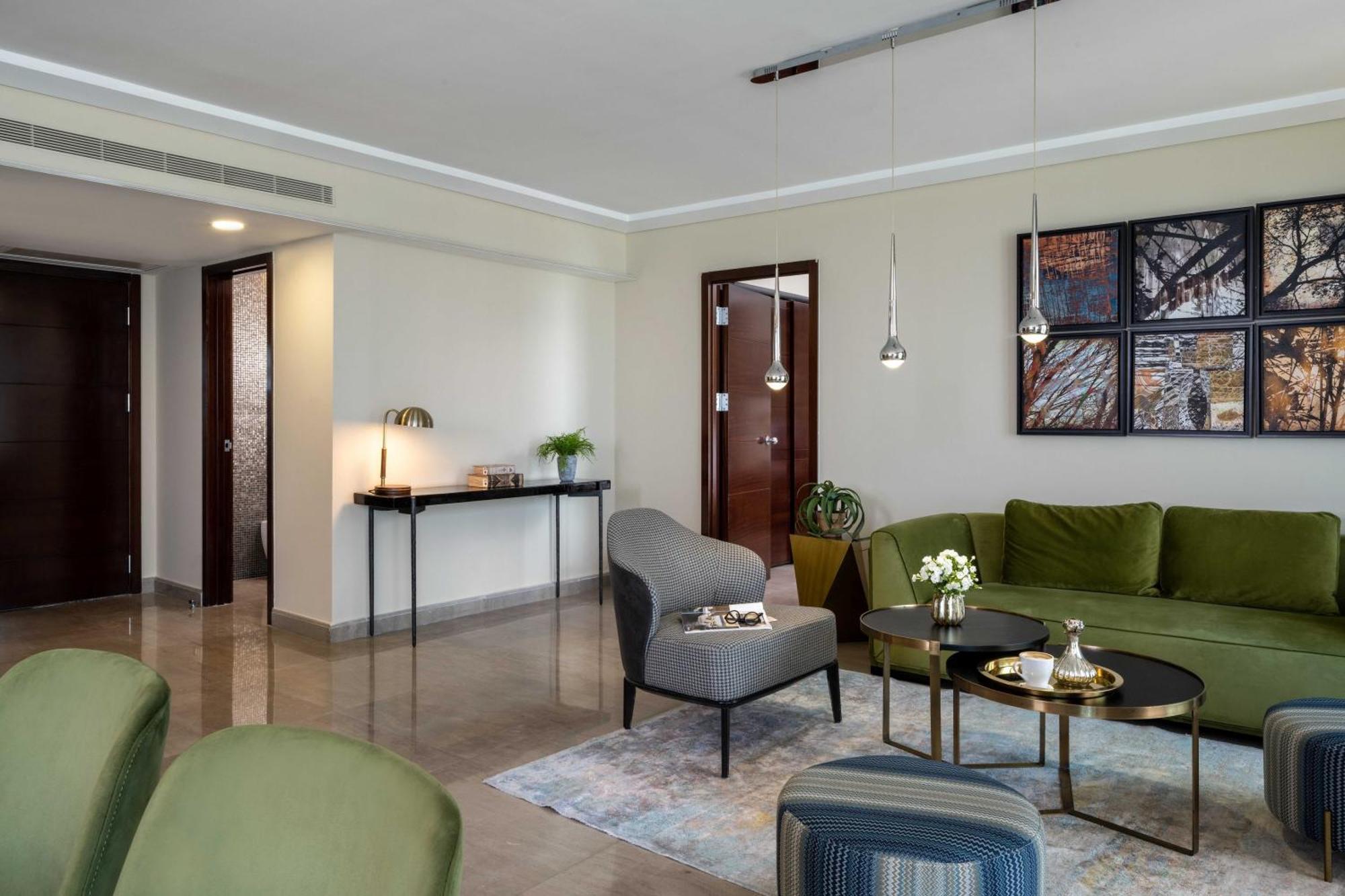 Crowne Plaza Tel Aviv Beach By Ihg Exterior foto A suite at the hotel