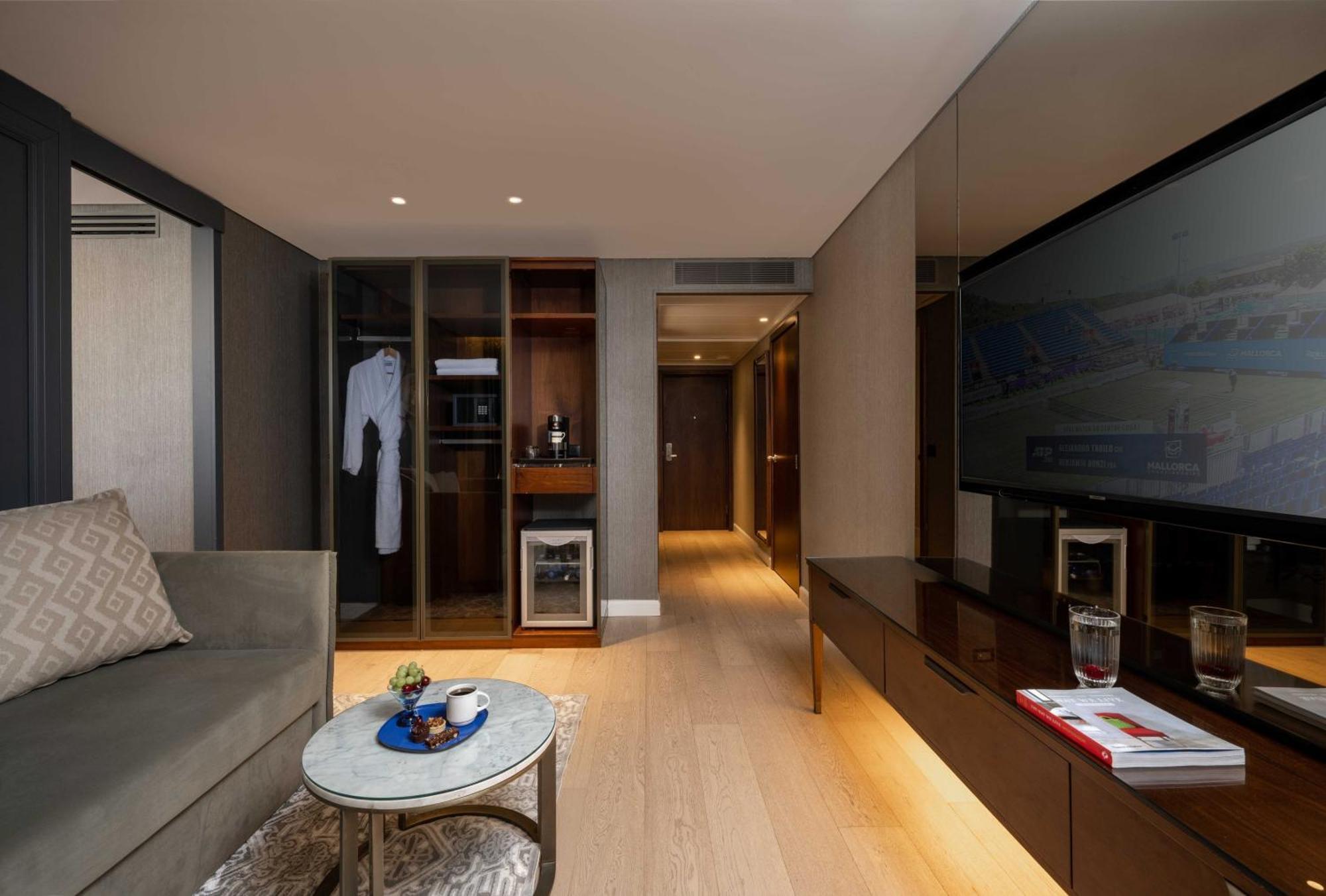 Crowne Plaza Tel Aviv Beach By Ihg Exterior foto Deluxe Suite