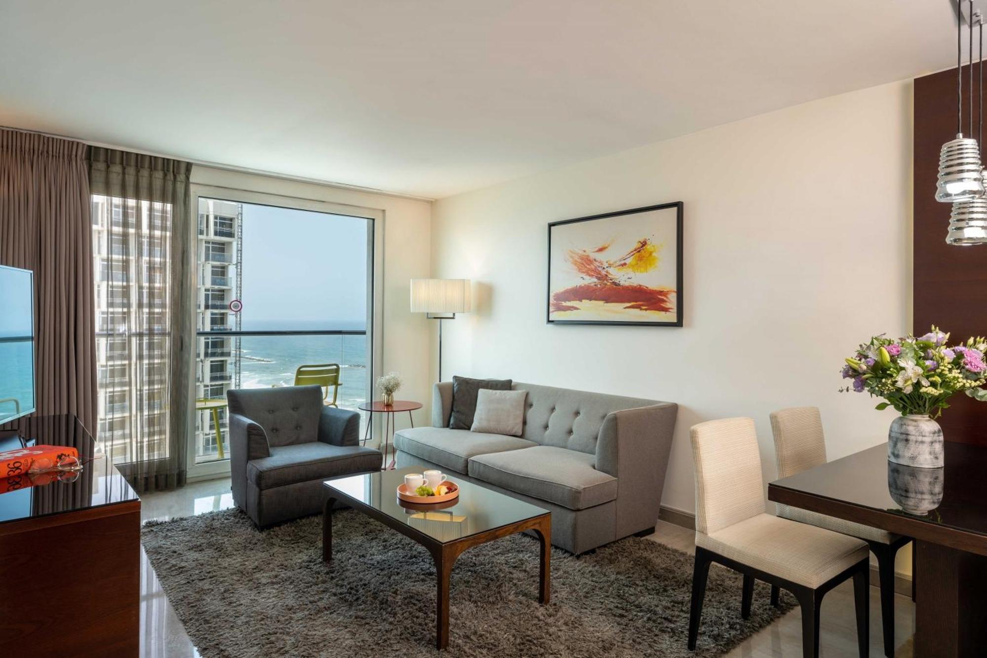 Crowne Plaza Tel Aviv Beach By Ihg Exterior foto Living room
