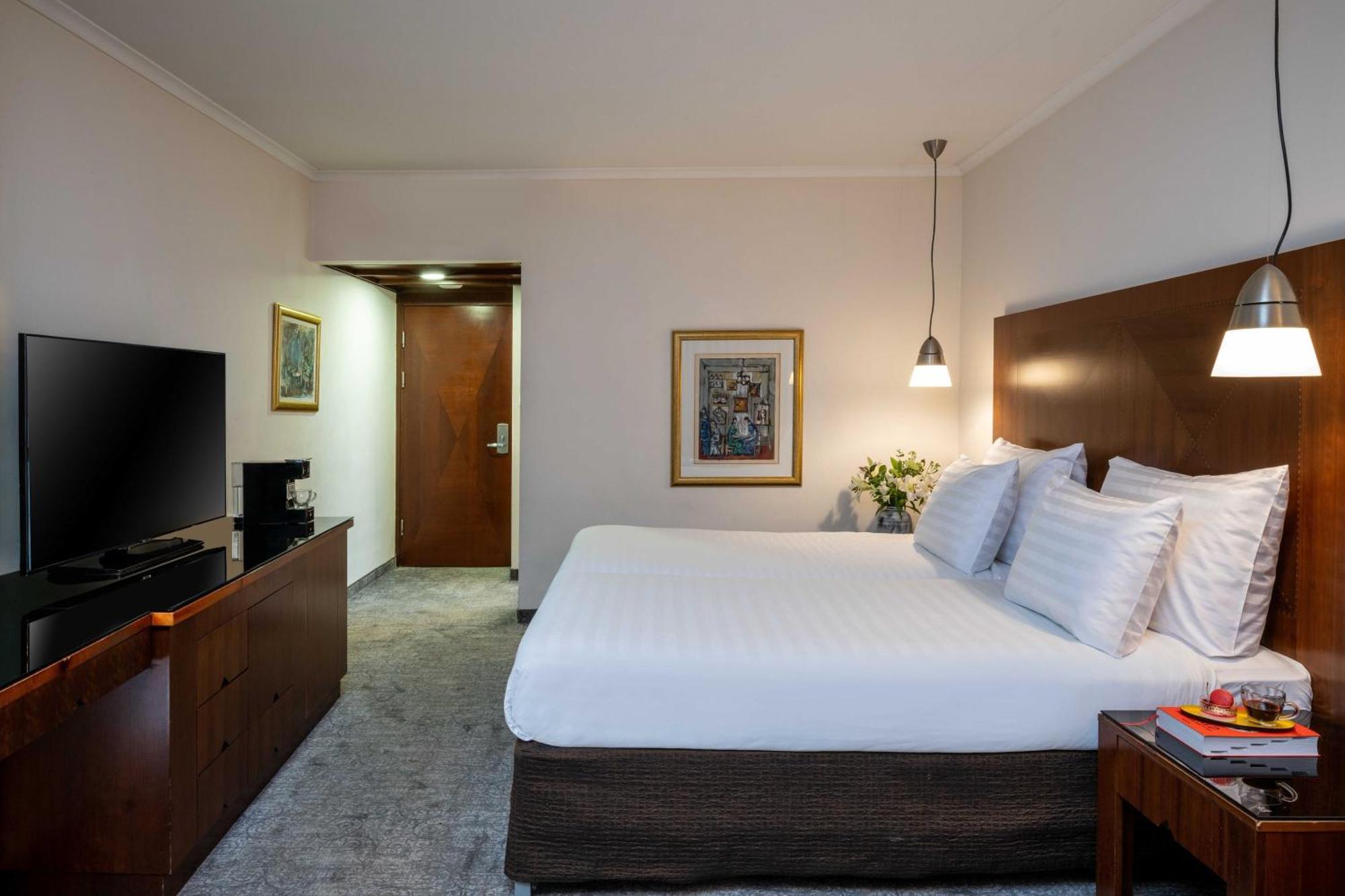 Crowne Plaza Tel Aviv Beach By Ihg Exterior foto A room at the hotel
