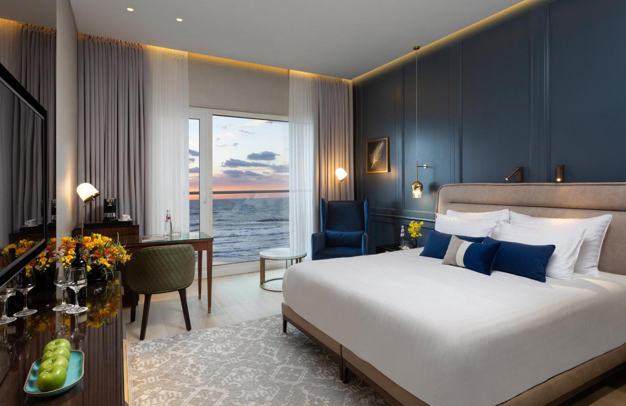 Crowne Plaza Tel Aviv Beach By Ihg Exterior foto